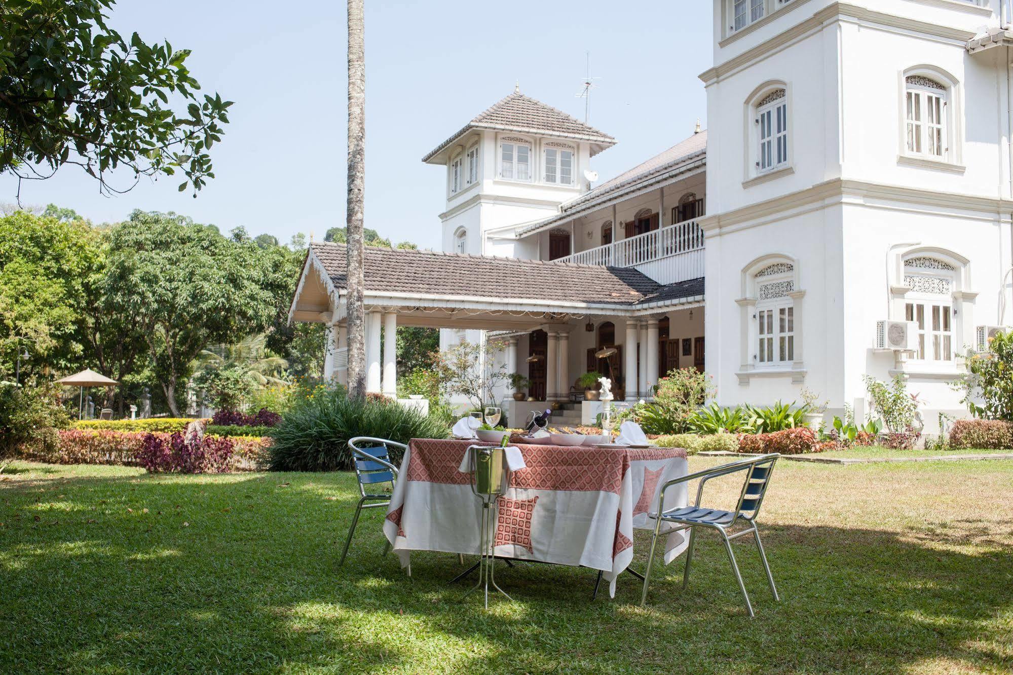 Manor House Hotel Embulpure Kültér fotó